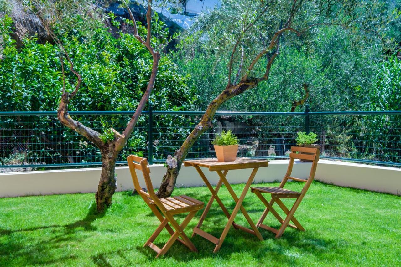 Almyros Aktis Private Garden Apartment Kalamata Exterior photo